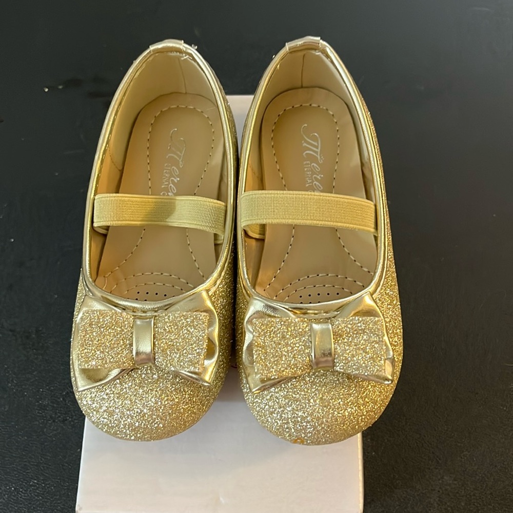 Beautiful Glitter Gold Ballet Showe